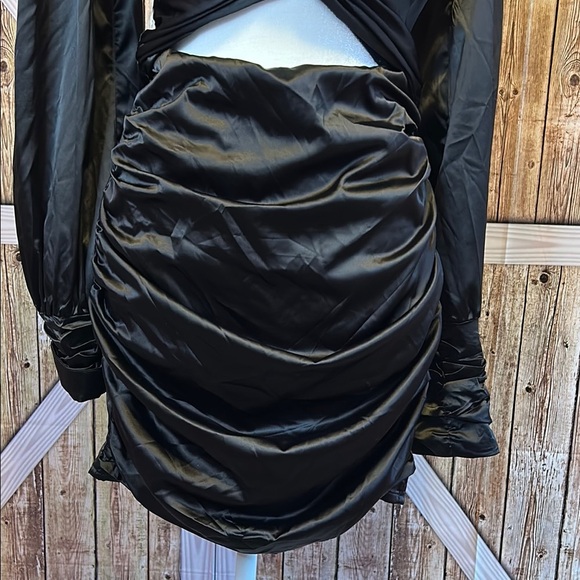 Elegant Black Satin Dress size Small (I) - Picture 4 of 6